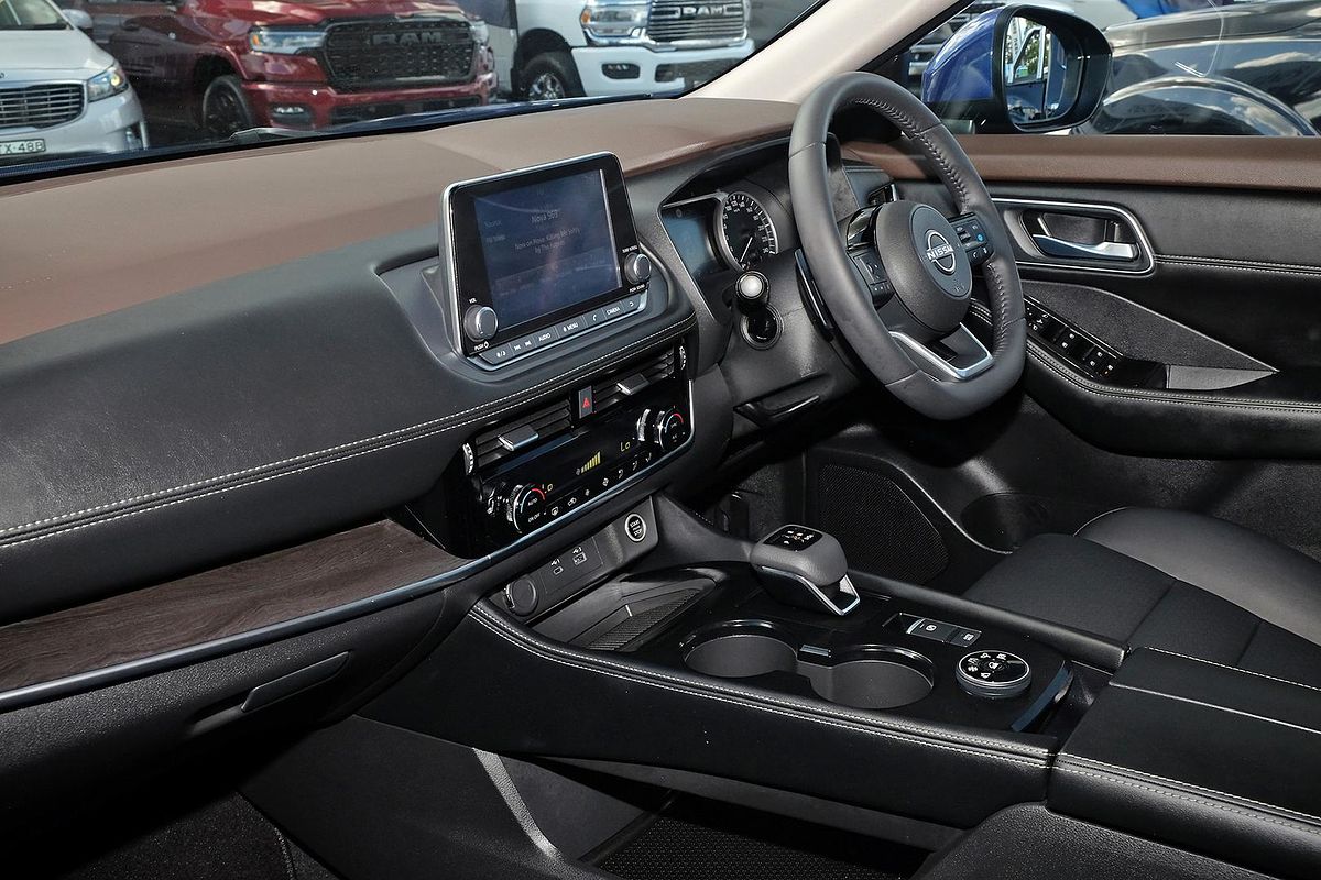 2024 Nissan X-TRAIL ST-L T33