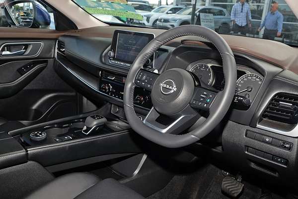 2024 Nissan X-TRAIL ST-L T33