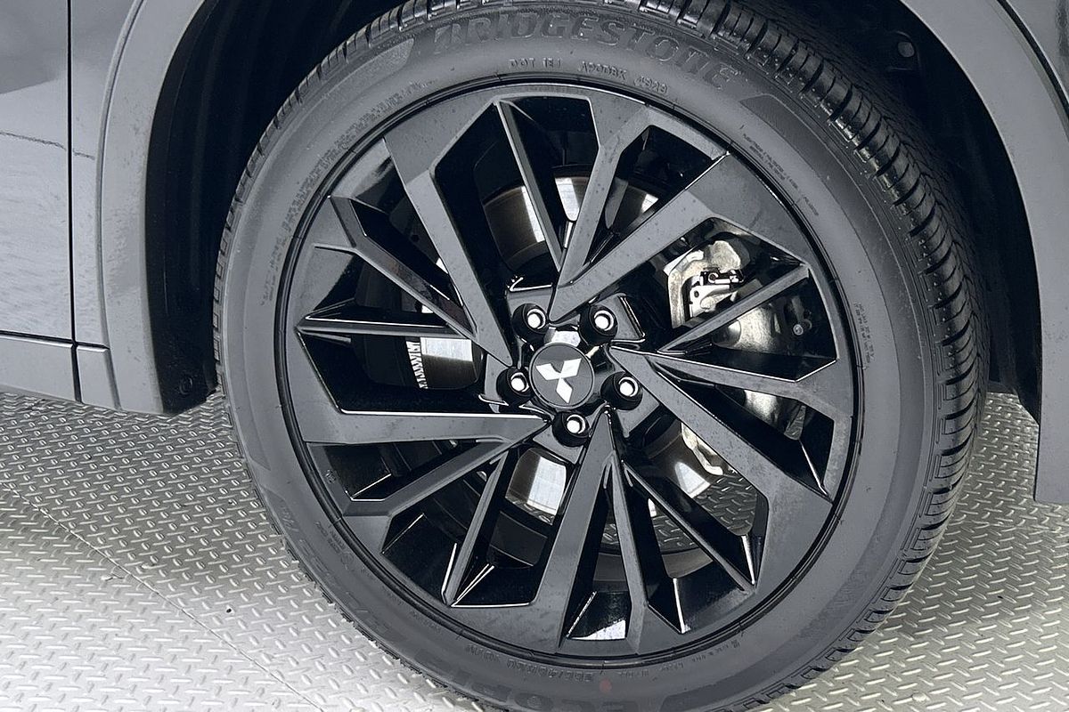 2023 Mitsubishi Outlander LS ZM