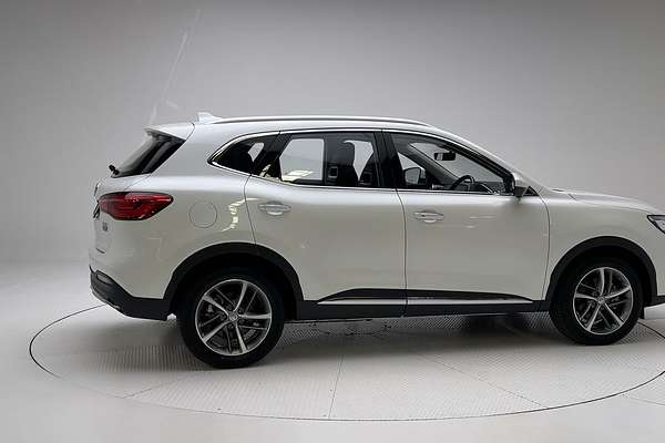 2022 MG HS Essence SAS23