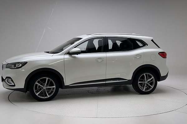 2022 MG HS Essence SAS23