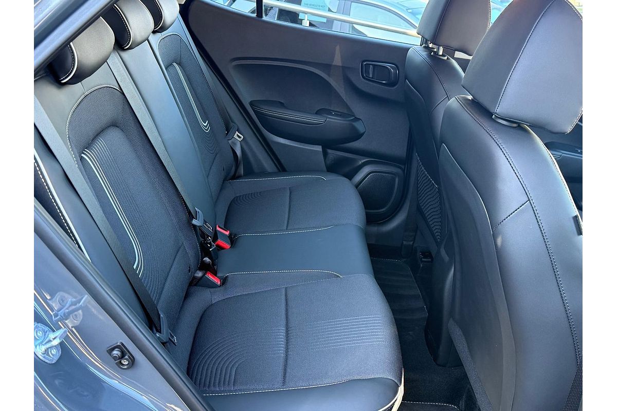 2025 Hyundai Venue Active QX.V5