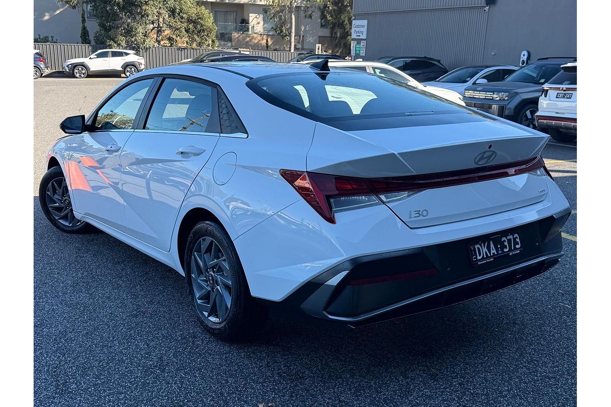 2024 Hyundai i30 Elite Hybrid CN7.V2