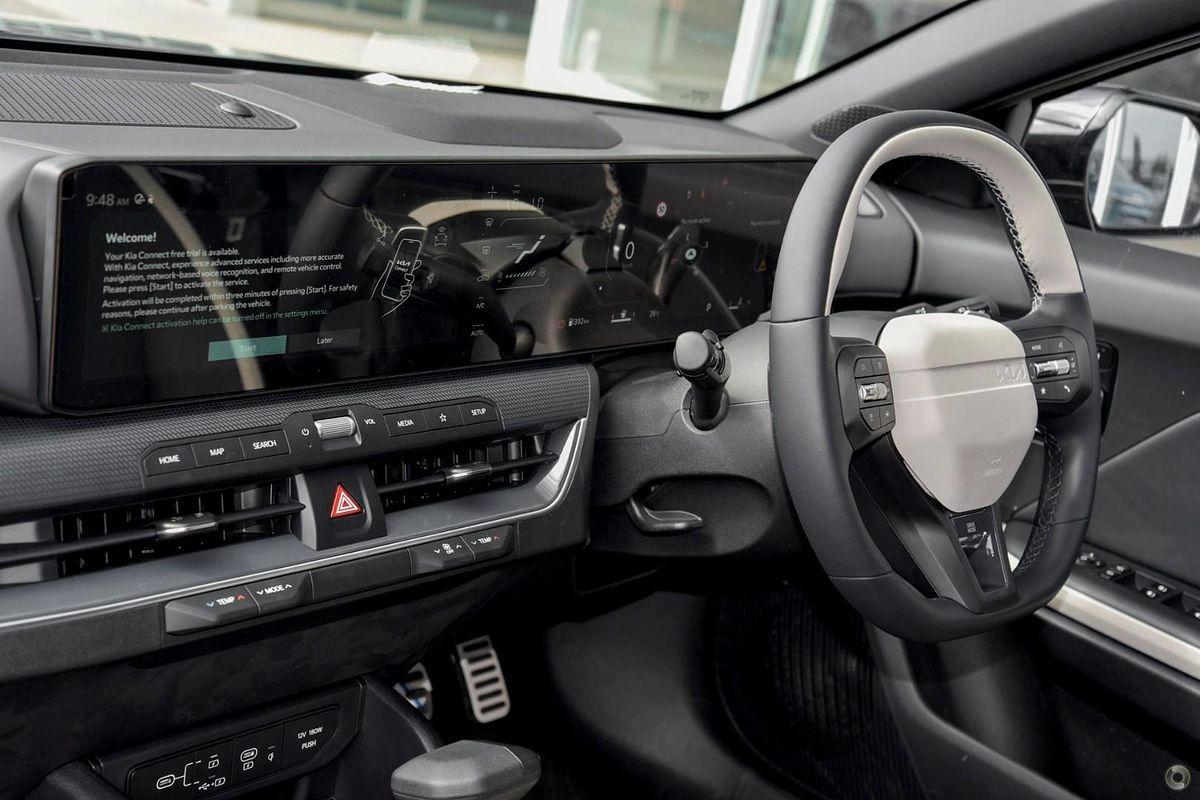2025 Kia K4 GT-Line CL4m