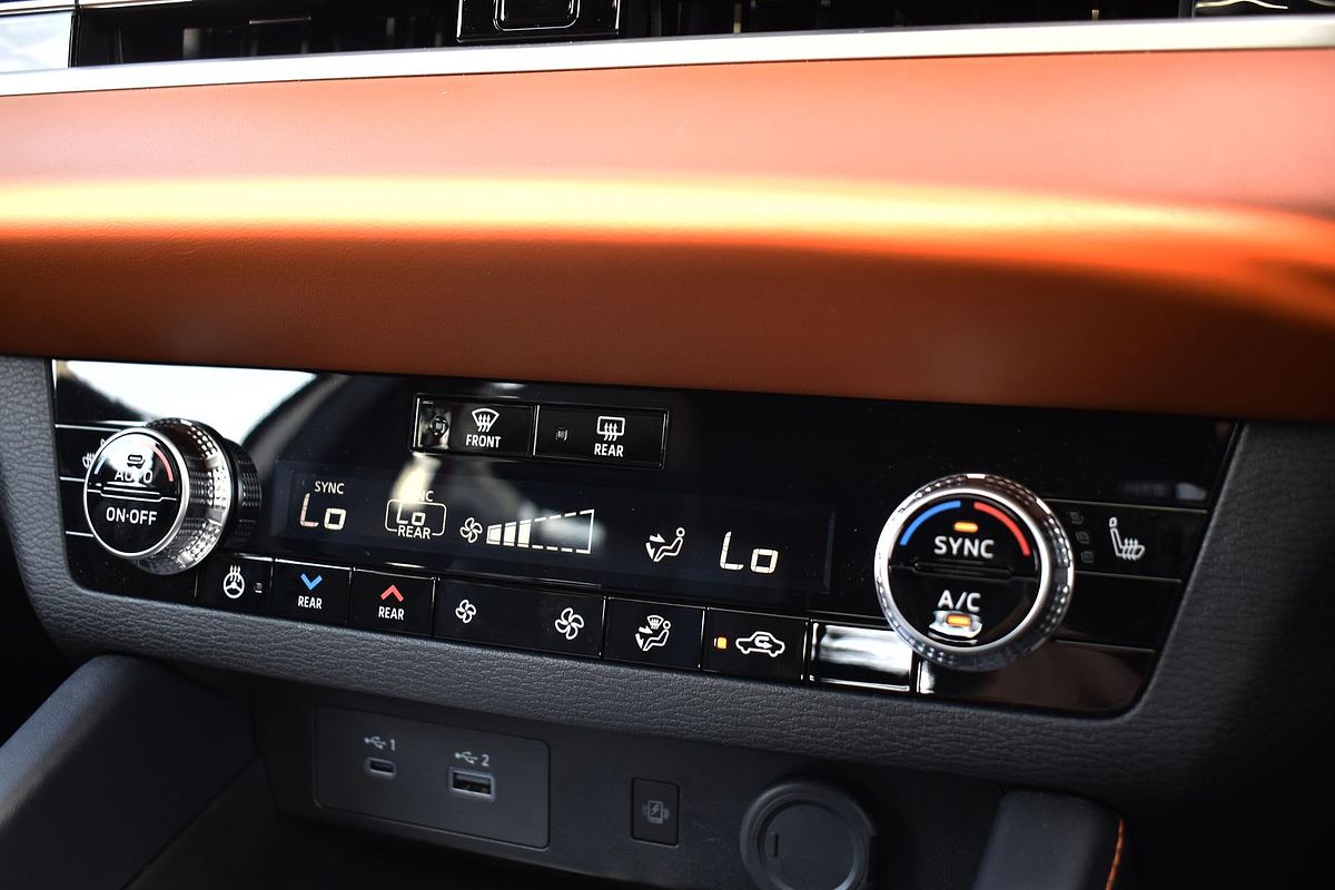 2024 Mitsubishi Outlander PHEV Exceed Tourer ZM