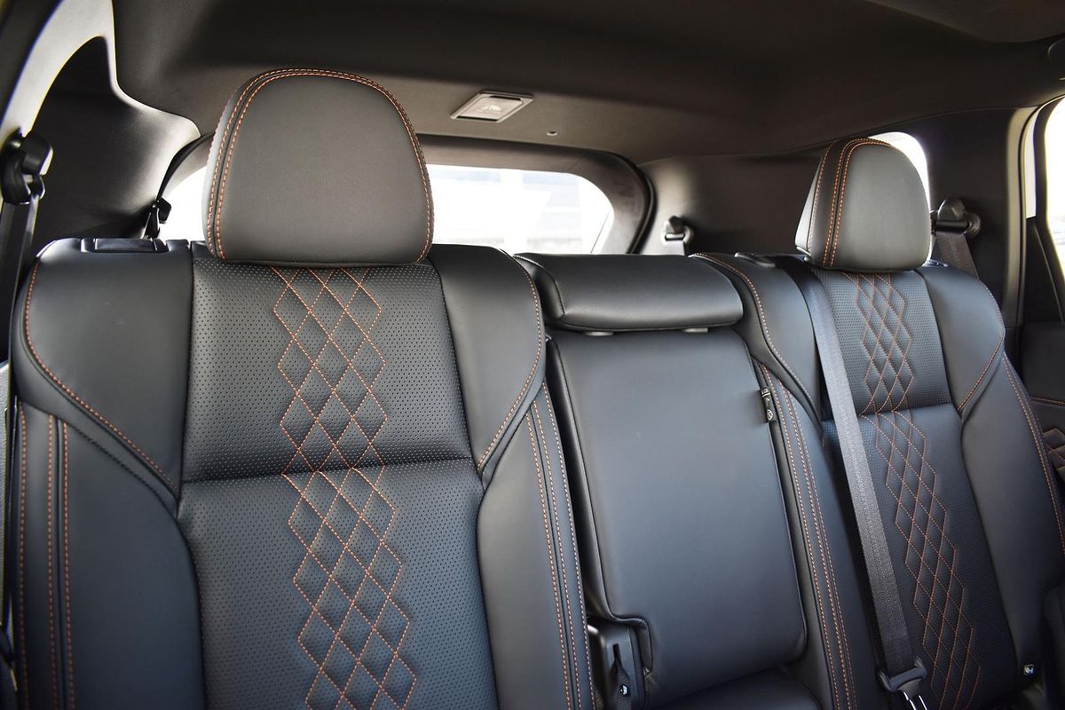 2024 Mitsubishi Outlander PHEV Exceed Tourer ZM