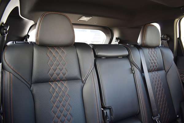 2024 Mitsubishi Outlander PHEV Exceed Tourer ZM