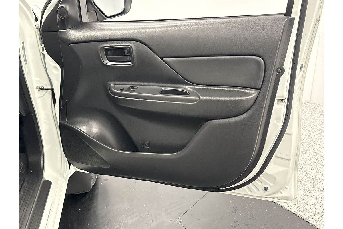 2021 Mitsubishi Triton GLX MR Rear Wheel Drive