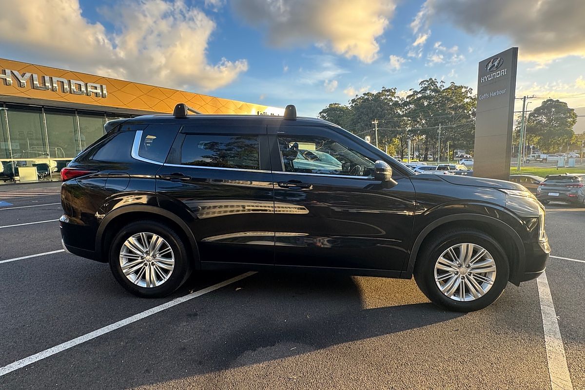 2022 Mitsubishi Outlander LS ZM