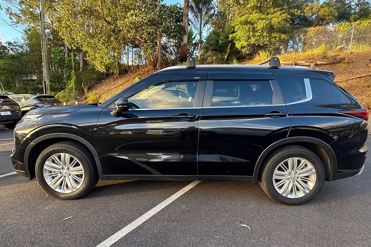 2022 Mitsubishi Outlander LS ZM