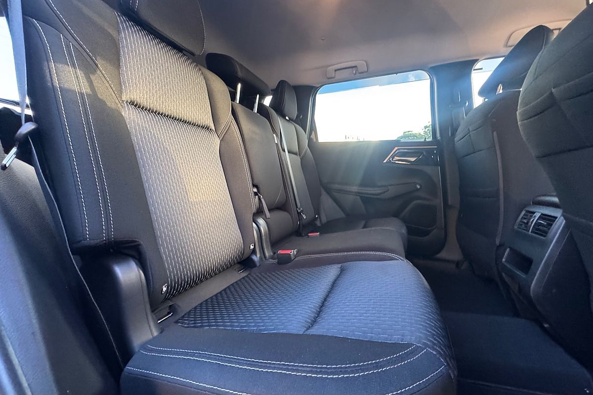 2022 Mitsubishi Outlander LS ZM