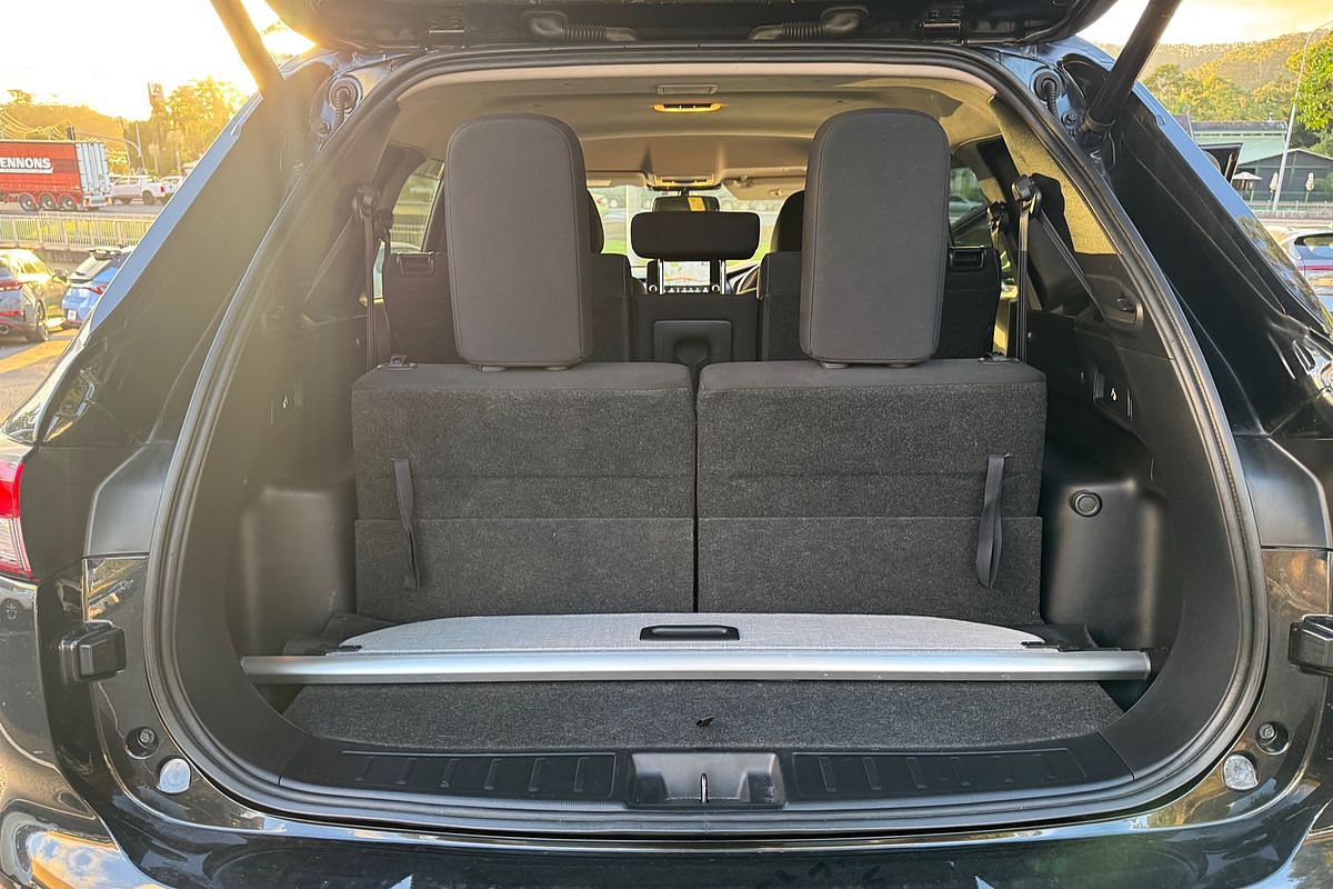 2022 Mitsubishi Outlander LS ZM