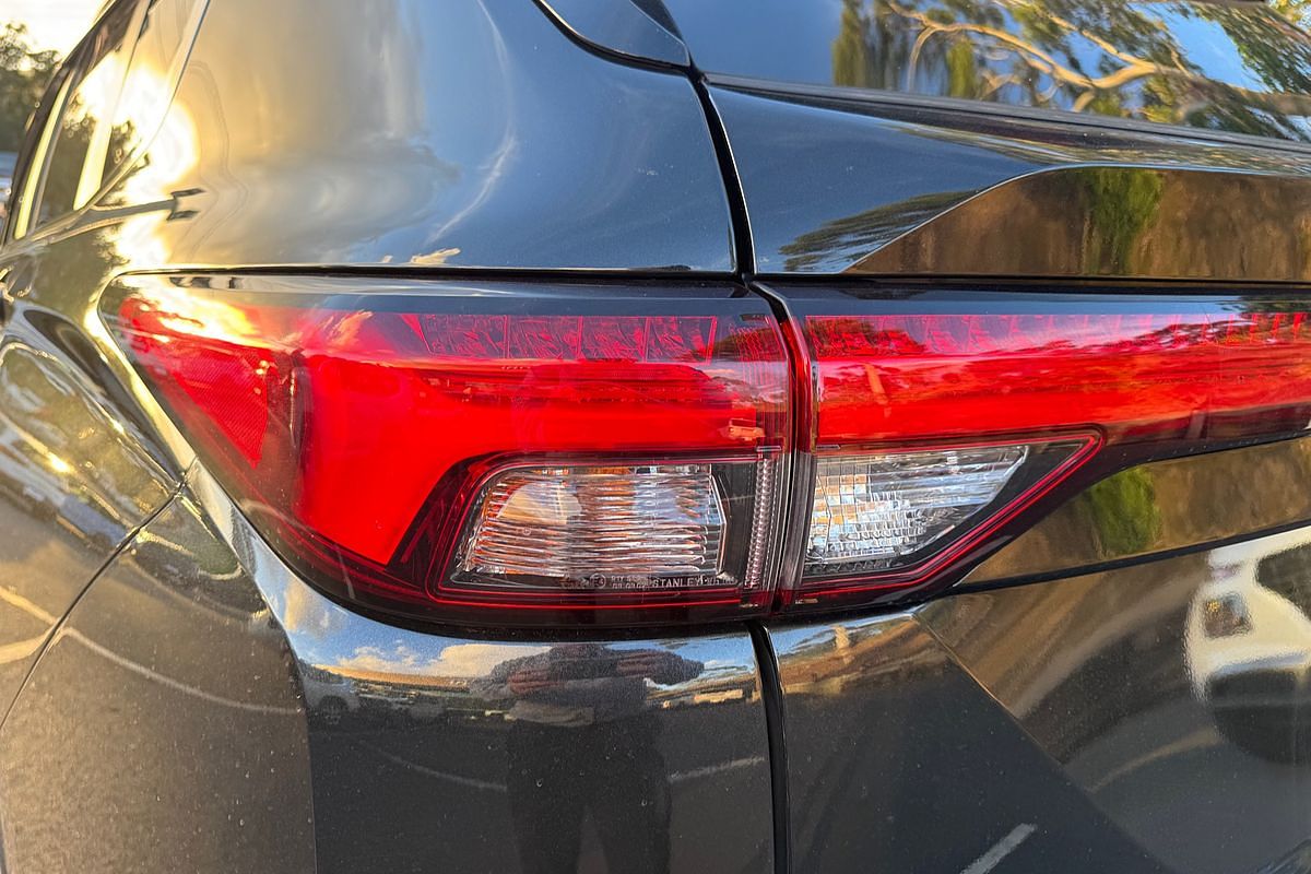 2022 Mitsubishi Outlander LS ZM
