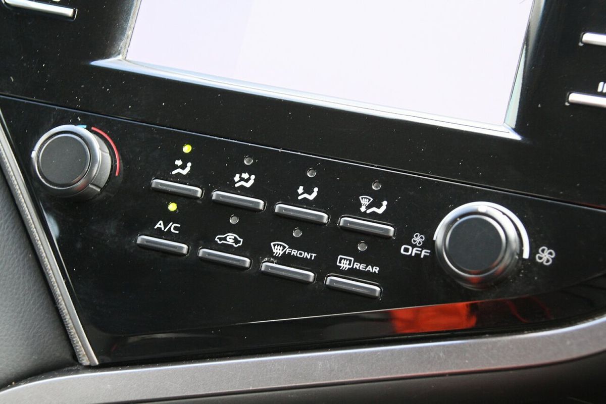 2019 Toyota Camry Ascent ASV70R