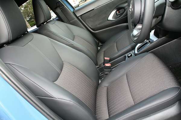 2023 Toyota Yaris Cross Urban MXPJ15R
