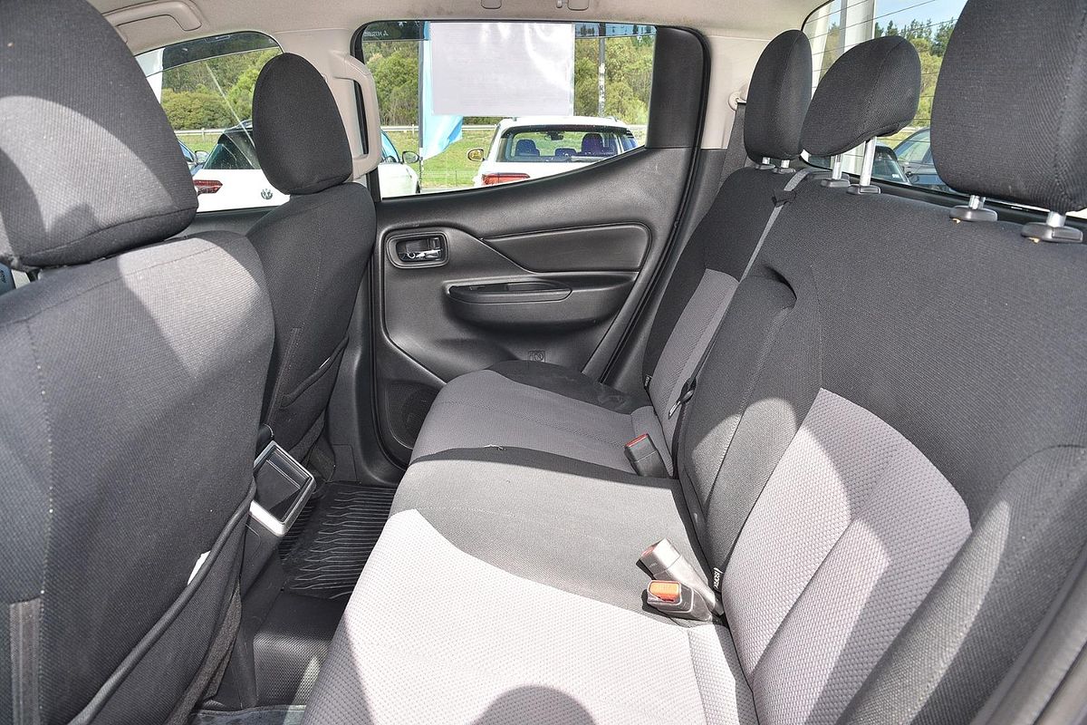 2019 Mitsubishi Triton GLX+ MR 4X4