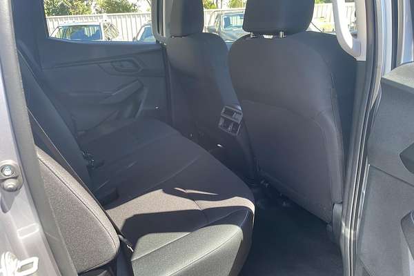 2025 Isuzu D-MAX SX 4X4