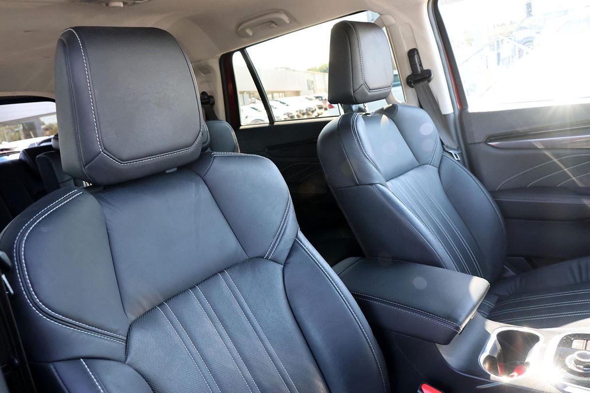 2023 Isuzu MU-X LS-T