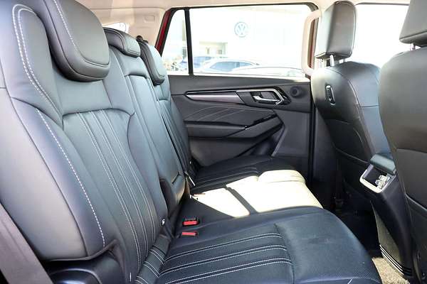 2023 Isuzu MU-X LS-T