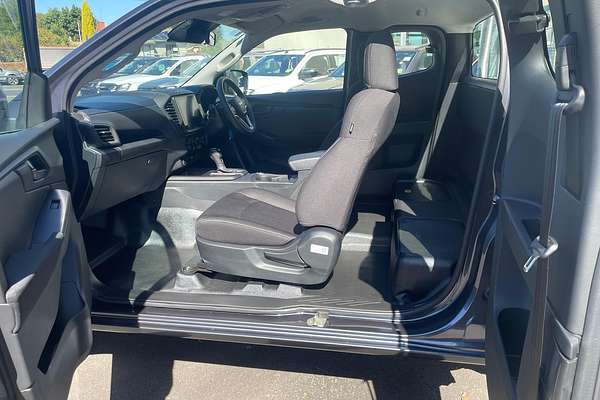 2025 Isuzu D-MAX SX High Ride Rear Wheel Drive