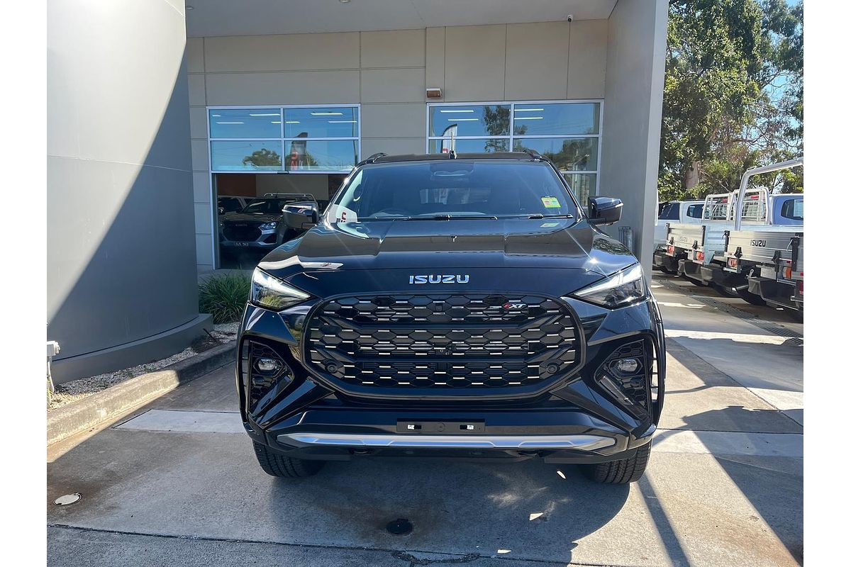 2025 Isuzu MU-X X-TERRAIN