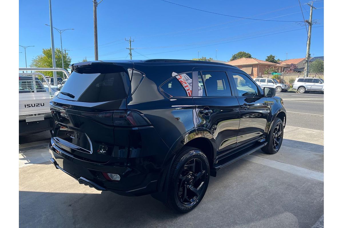 2025 Isuzu MU-X X-TERRAIN