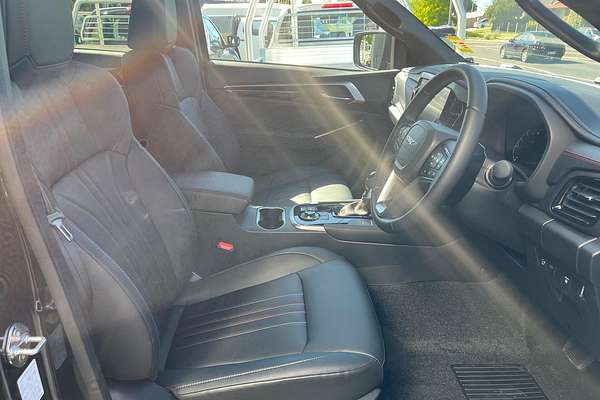 2025 Isuzu MU-X X-TERRAIN