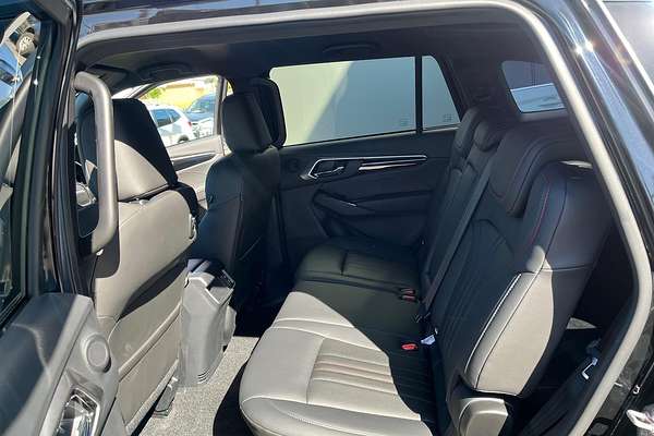 2025 Isuzu MU-X X-TERRAIN