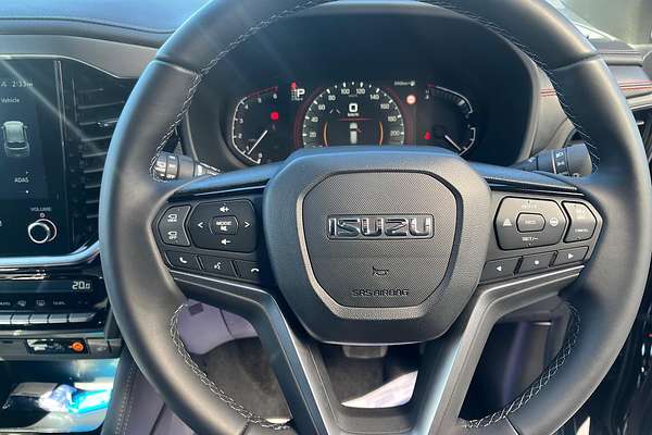 2025 Isuzu MU-X X-TERRAIN
