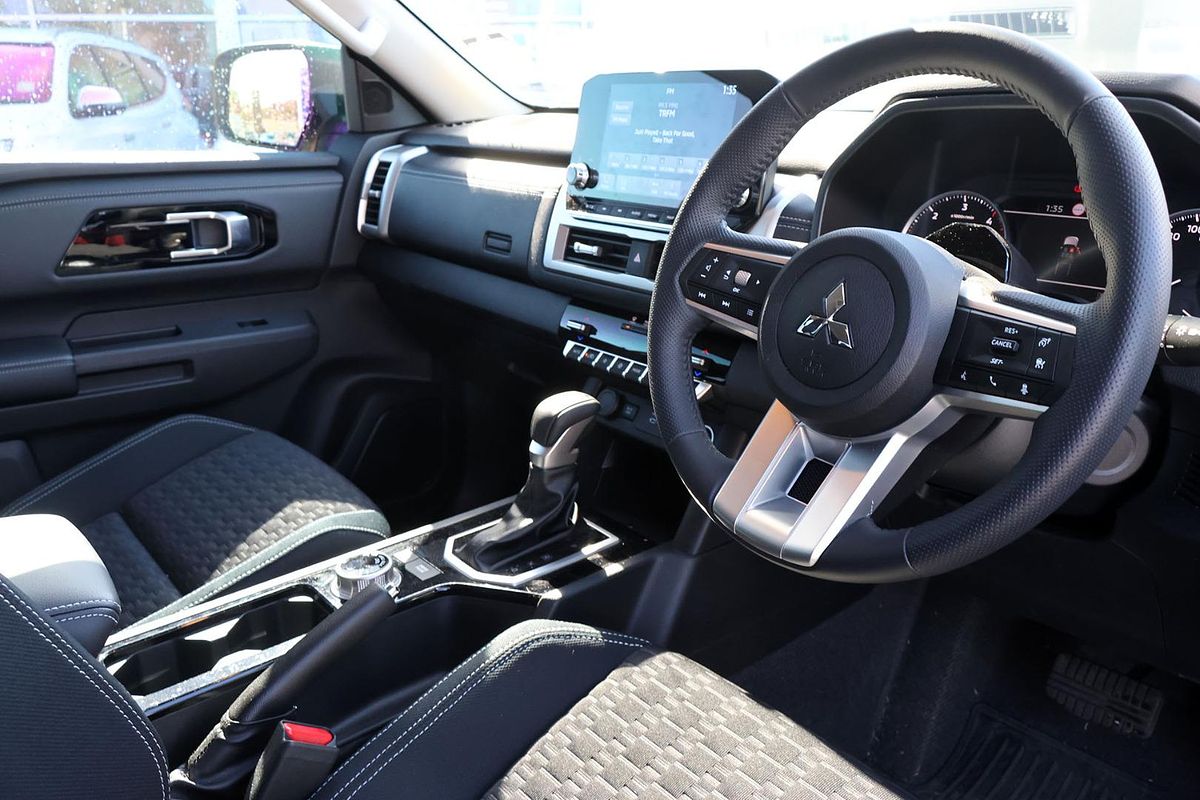 2024 Mitsubishi Triton GLS MV 4X4