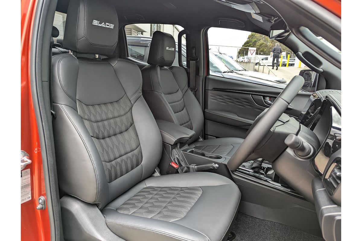 2025 Isuzu D-MAX BLADE 4X4