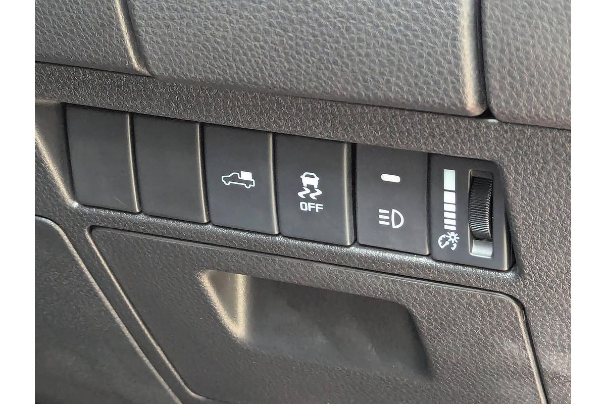 2025 Isuzu D-MAX BLADE 4X4