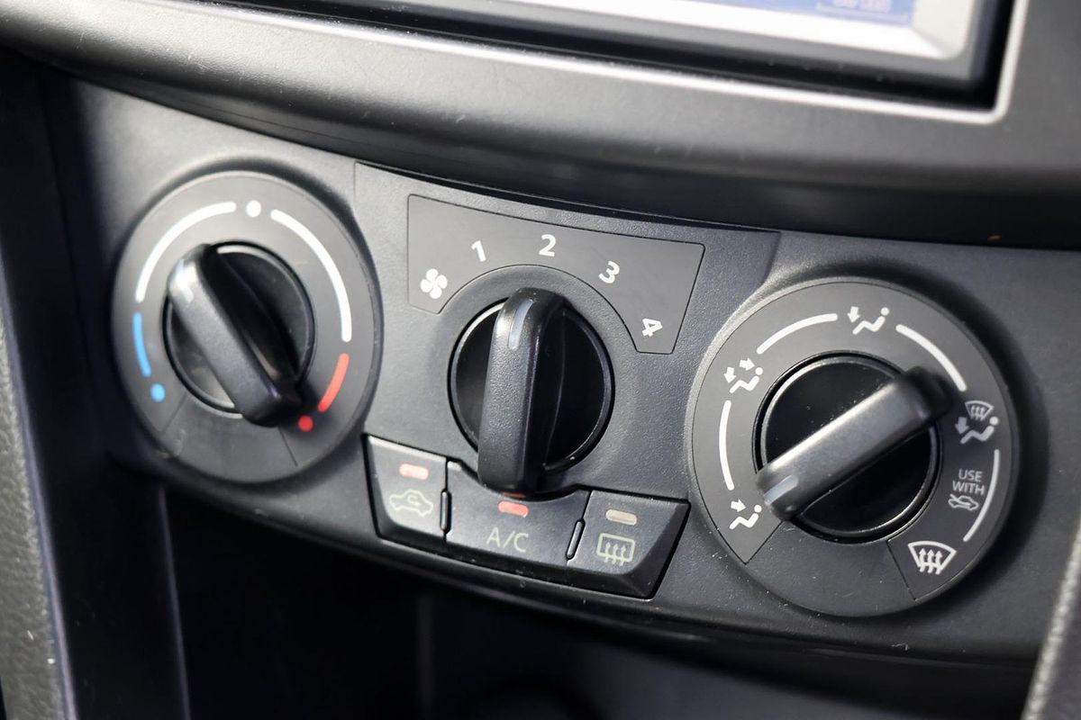 2015 Suzuki Swift GL Navigator FZ