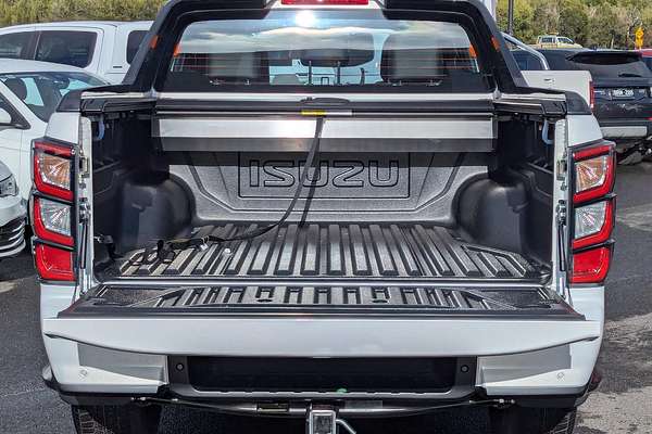 2024 Isuzu D-MAX X-TERRAIN 4X4