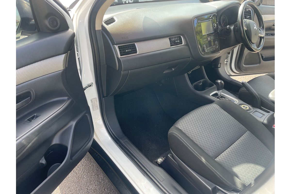 2014 Mitsubishi Outlander ES ZJ