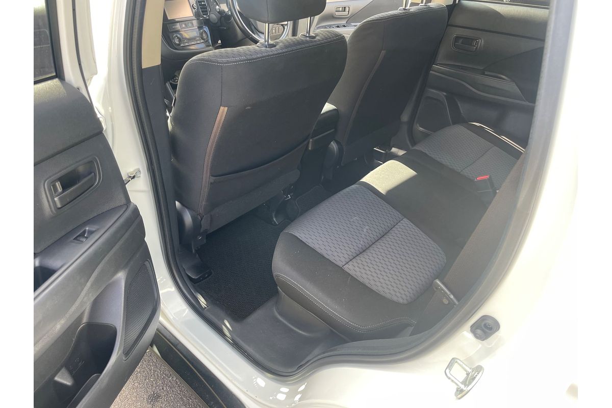 2014 Mitsubishi Outlander ES ZJ