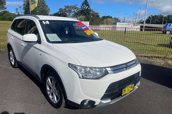 2014 Mitsubishi Outlander ES ZJ