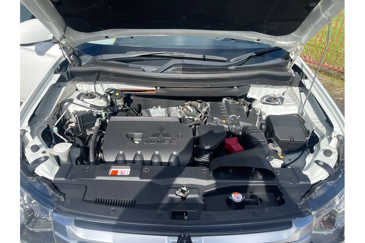 2014 Mitsubishi Outlander ES ZJ