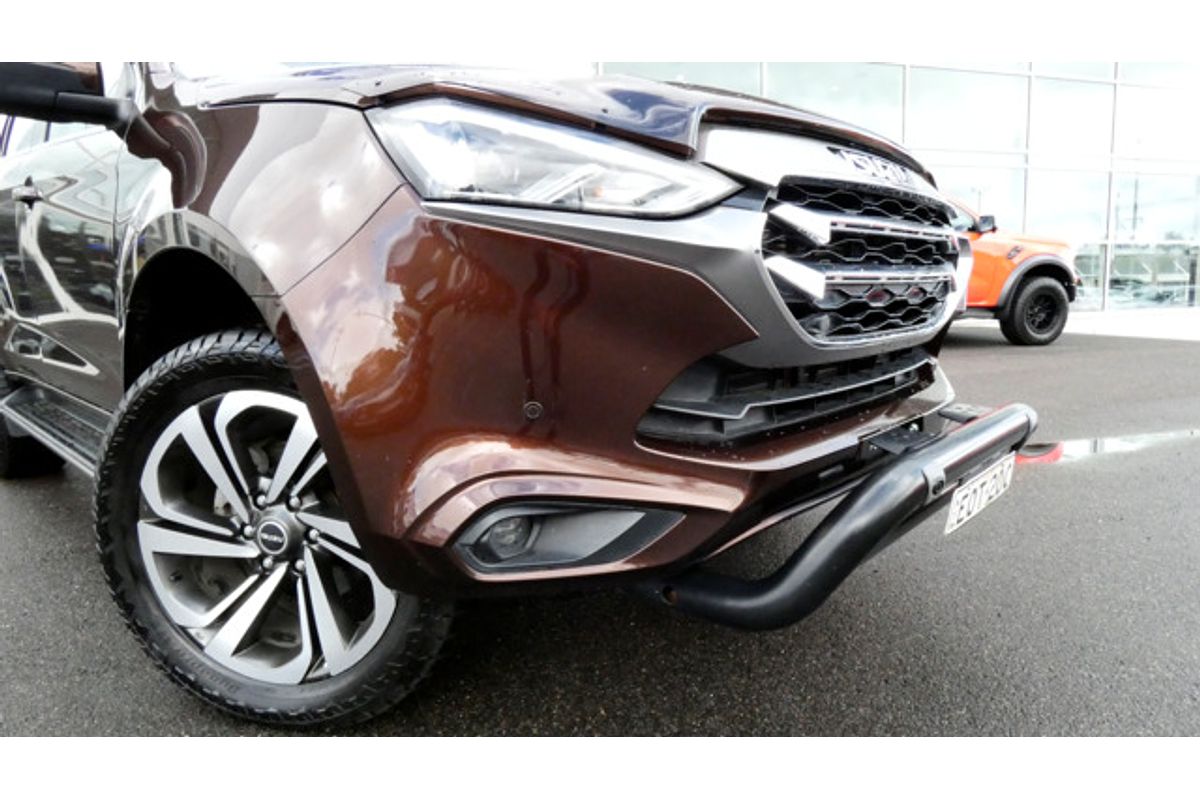 2021 Isuzu MU-X LS-T
