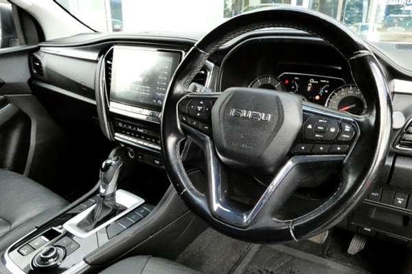 2021 Isuzu MU-X LS-T