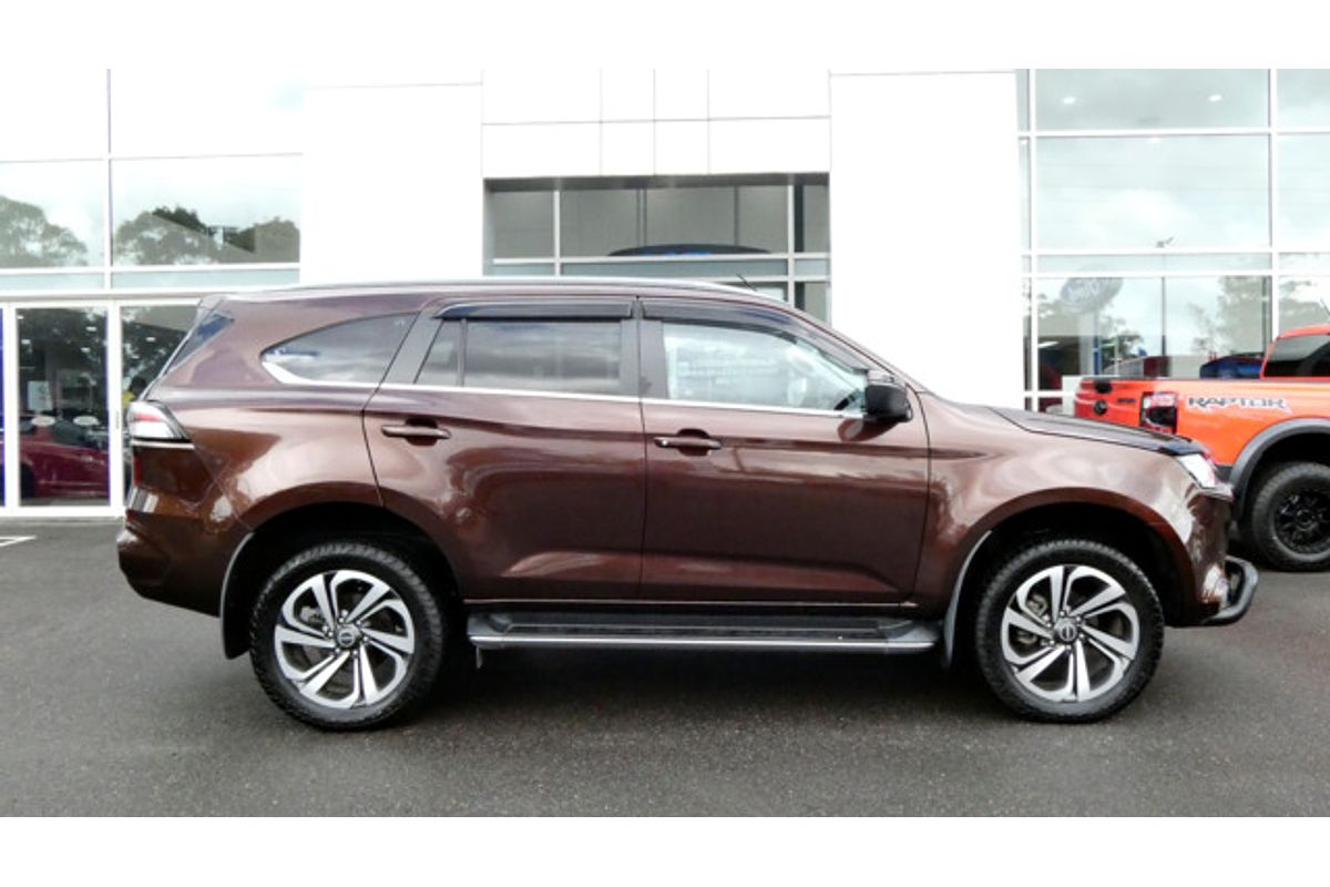 2021 Isuzu MU-X LS-T