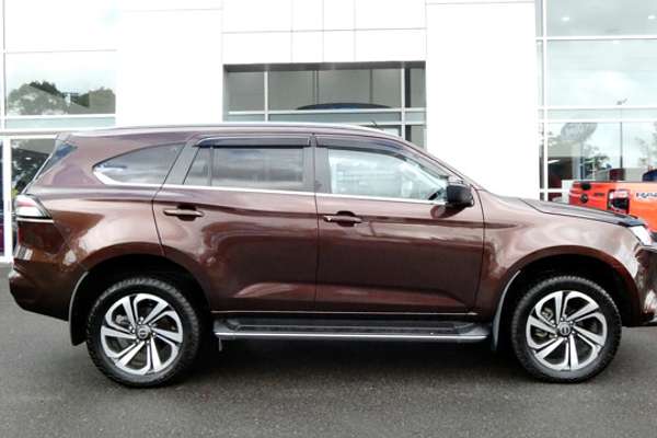 2021 Isuzu MU-X LS-T