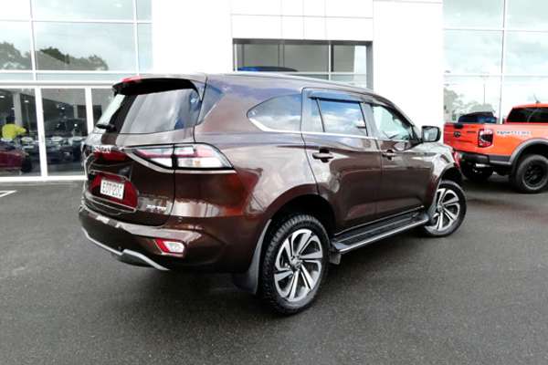 2021 Isuzu MU-X LS-T