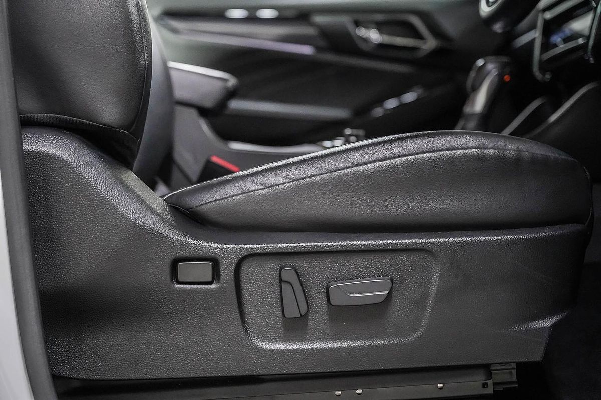 2023 Isuzu MU-X LS-T