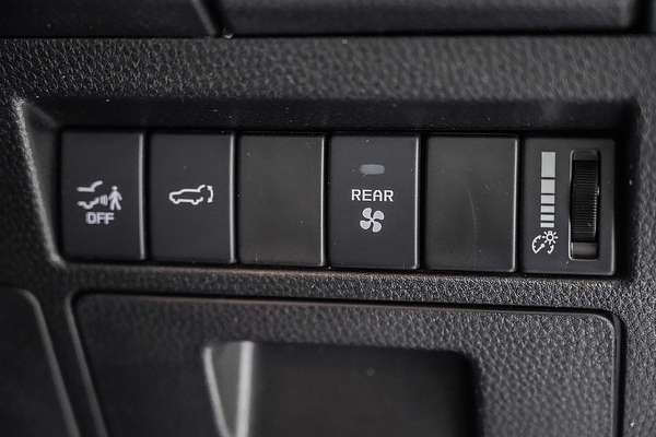 2023 Isuzu MU-X LS-T