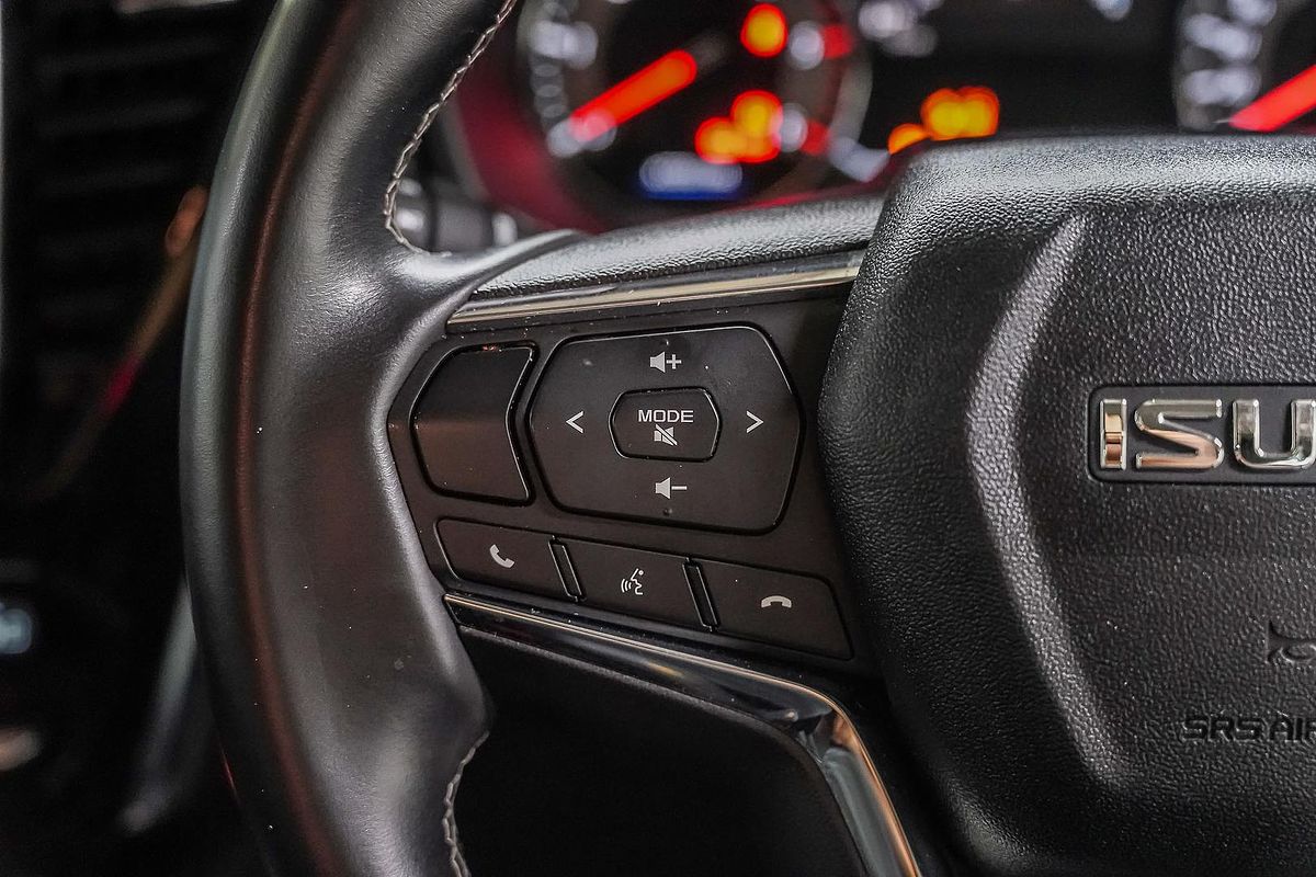2023 Isuzu MU-X LS-T
