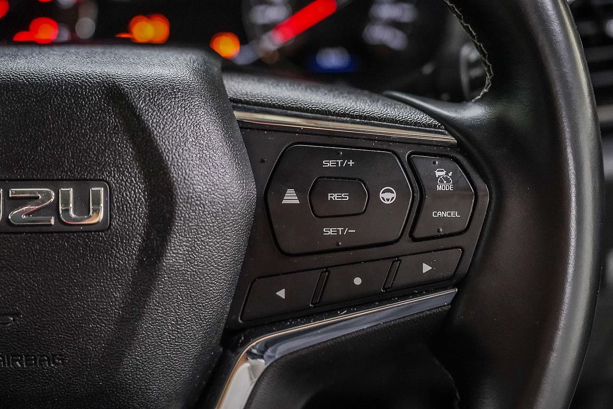2023 Isuzu MU-X LS-T