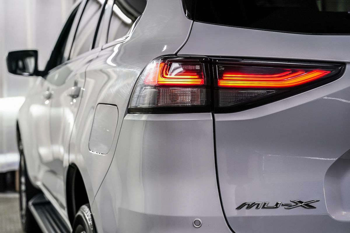 2023 Isuzu MU-X LS-T