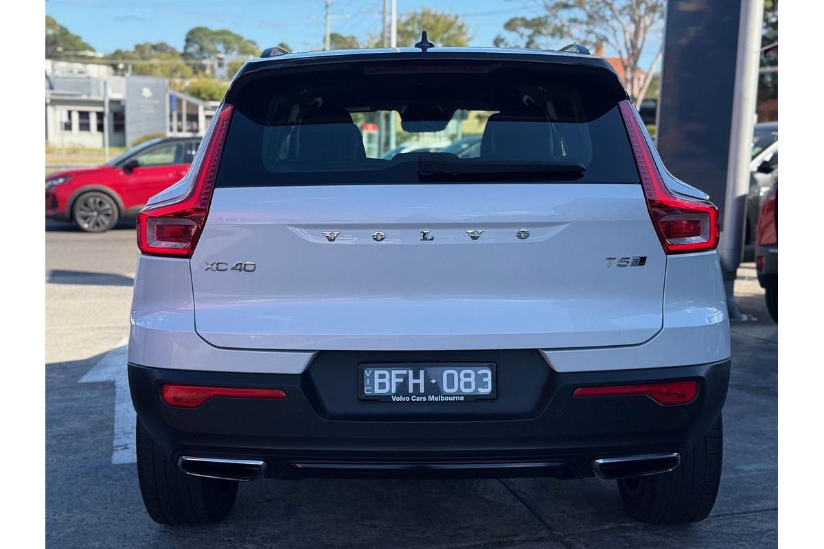 2019 Volvo XC40 T5 R-Design