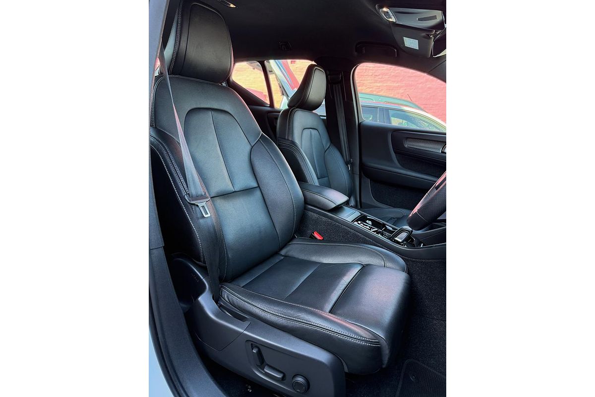 2019 Volvo XC40 T5 R-Design